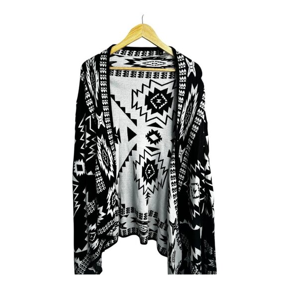 Divided Sweaters - H&M Womens Divided Tribal Black & White Geometric Pattern Cardigan | Sz L Art